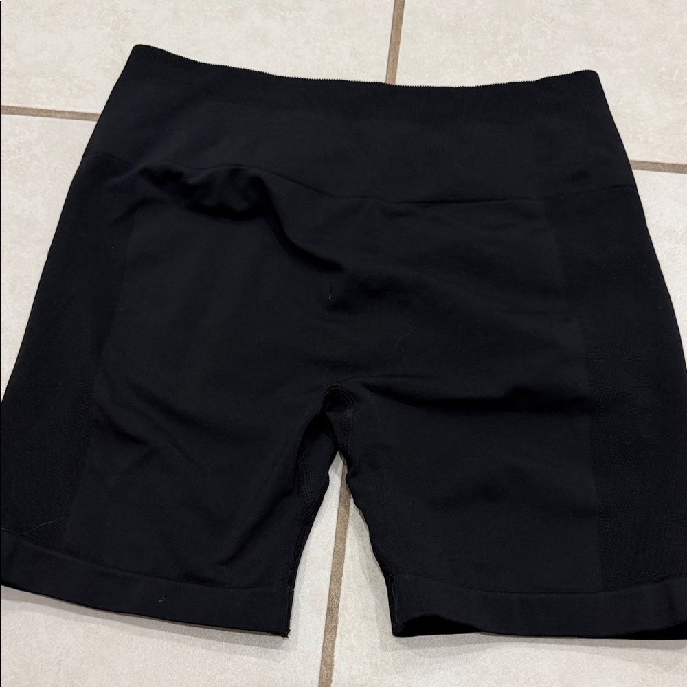 Aurola Women's Black High-Rise Bike Shorts with Ruched Front - Picture 2 of 2